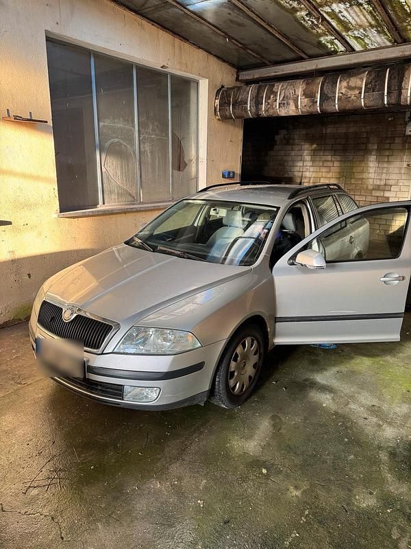 Silber Gebraucht 2005 Skoda Octavia Kombi | 350 € (Superpreis) - Bild 1/4