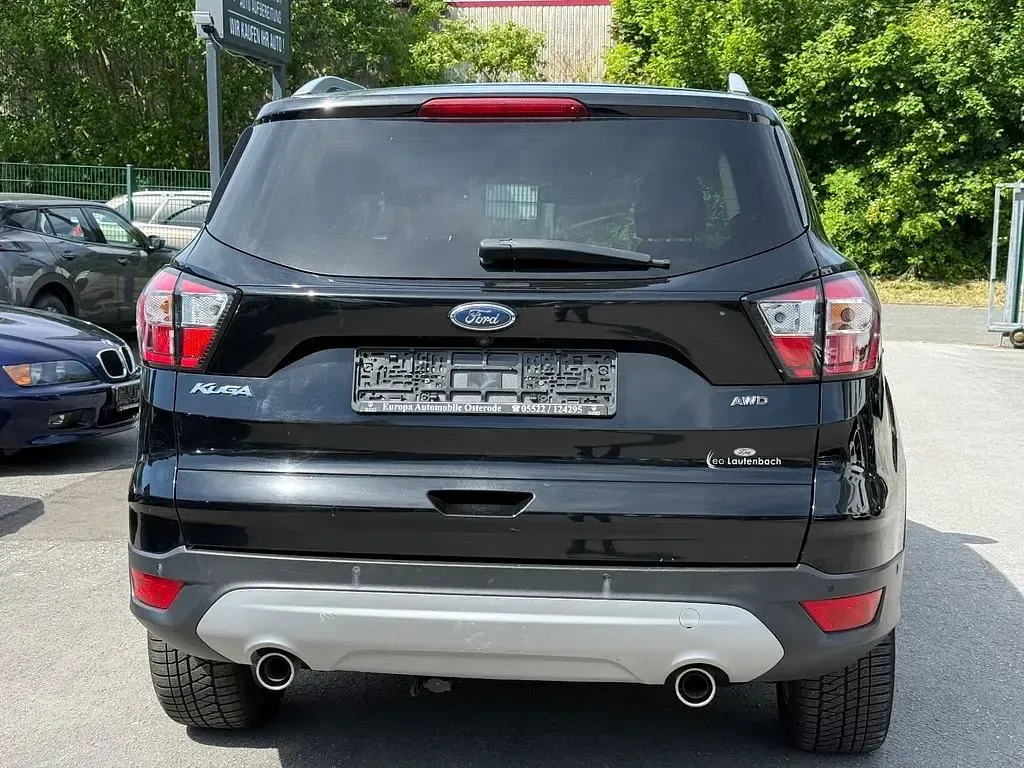 Gebraucht Ford Kuga Titanium 179 PS (131 kW) 2019 Schwarz SUV