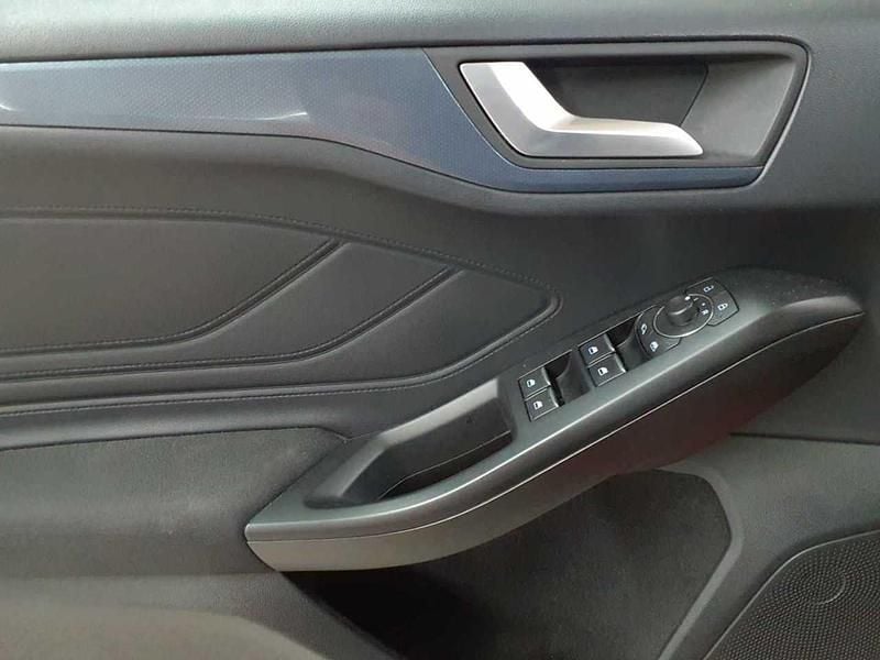 Gebraucht Ford Focus Active 120 PS (88 kW) 2021 Race rot Kombi