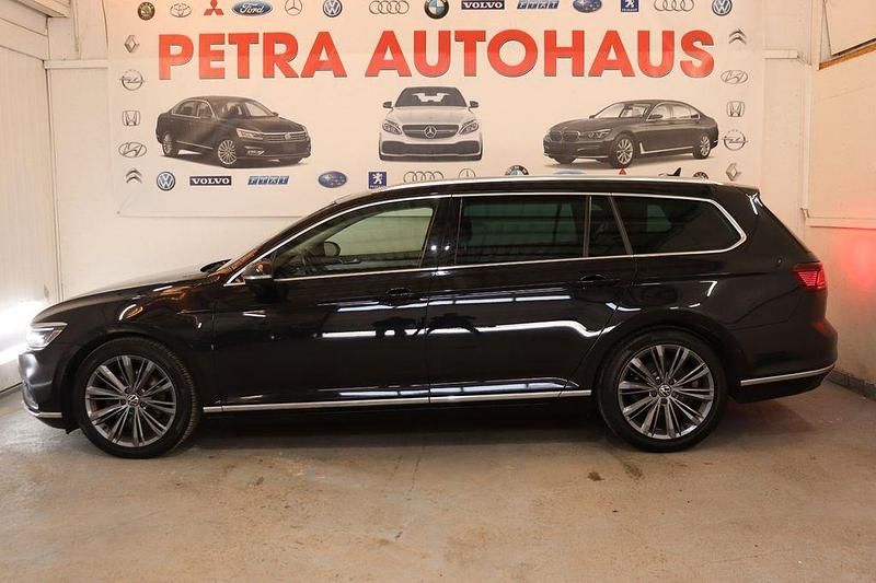 Gebraucht VW Passat Elegance 200 PS (147 kW) 2020 Schwarz Limousine