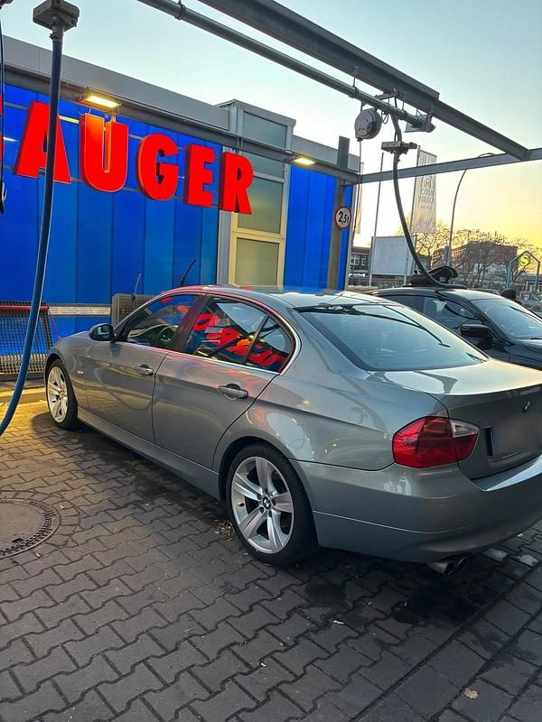 Gebraucht BMW 325 218 PS (160 kW) 2005 Grau Limousine