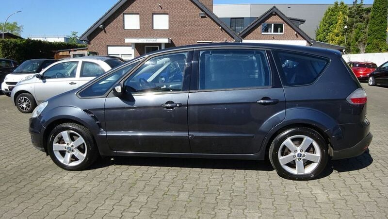 Grau Gebraucht 2008 Ford S-MAX Titanium Van / Kleinbus | 4.500 € (Fairer Preis) - Bild 1/4