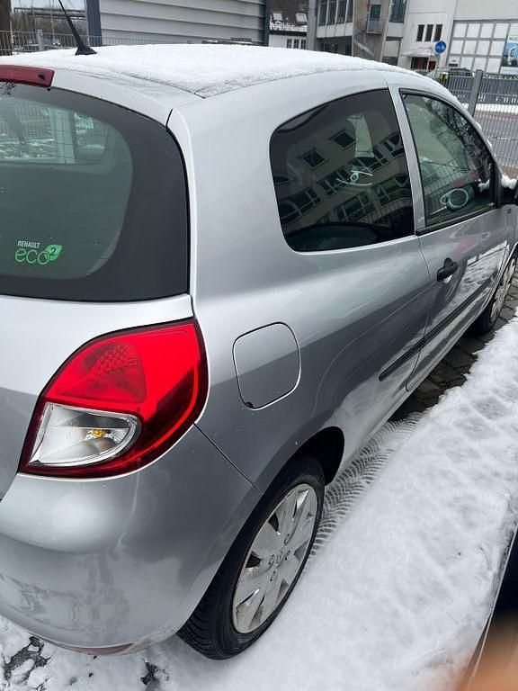 Gebraucht Renault Clio II Night&Day 75 PS (55 kW) 2011 Grau Limousine