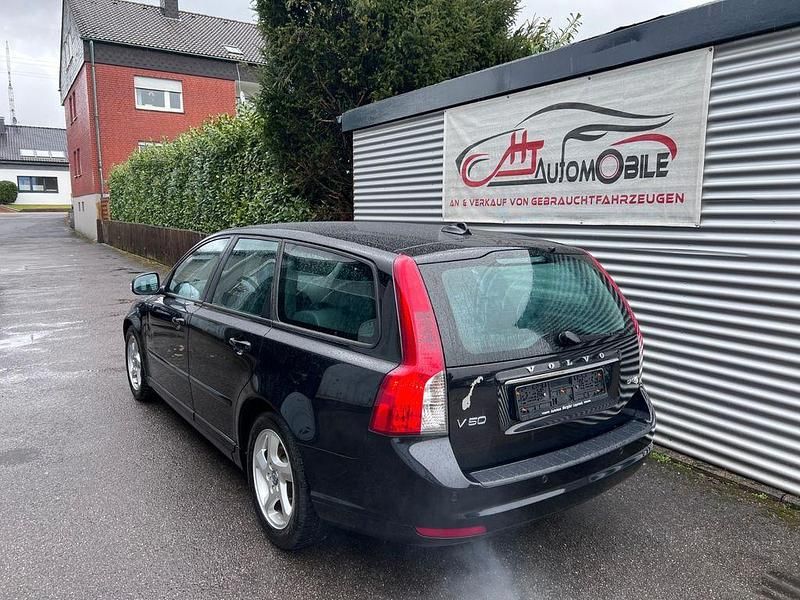Gebraucht Volvo V50 114 PS (83 kW) 2011 Schwarz Kombi