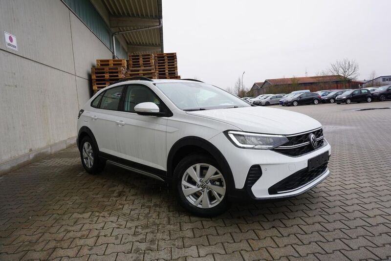 Pure weiß Gebraucht 2024 VW Taigo Life SUV | 19.950 € (Guter Preis) - Bild 1/4