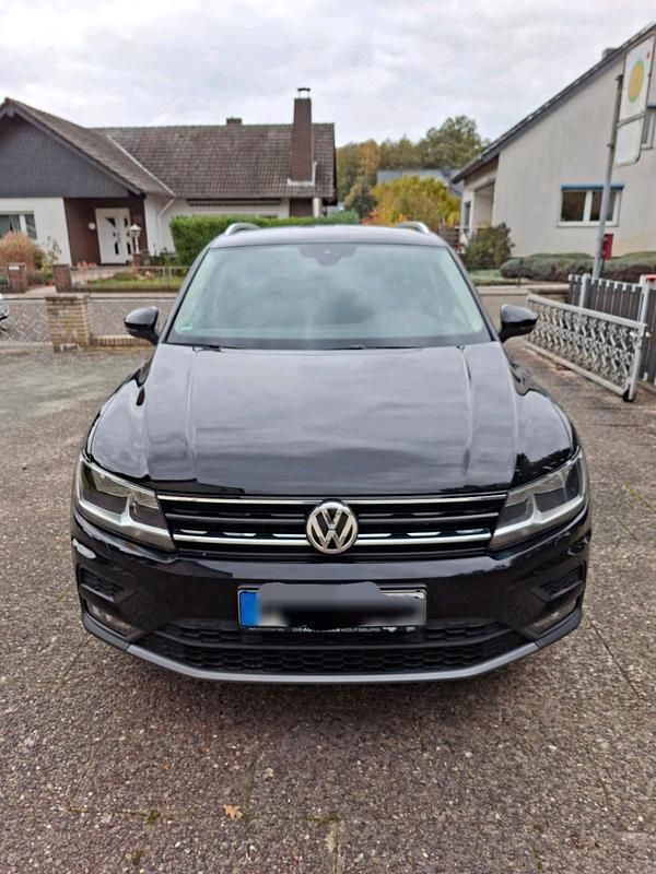 Schwarz Gebraucht 2017 VW Tiguan Comfortline SUV | 18.500 € (Guter Preis) - Bild 1/4