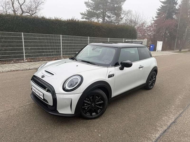 Gebraucht Mini Cooper SE 135 kW (184 PS) 2022 White silver Kleinwagen