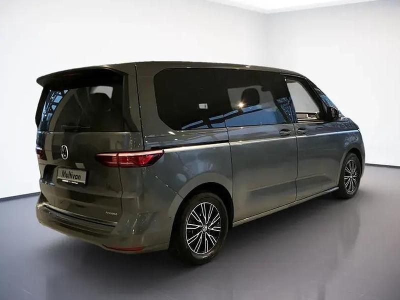 Second-hand VW Multivan Style 218 CP (160 kW) 2023 Gri Monovolum
