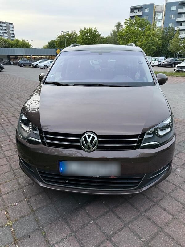 Braun Gebraucht 2012 VW Sharan Van / Kleinbus | 14.990 € (Etwas zu teuer) - Bild 1/4