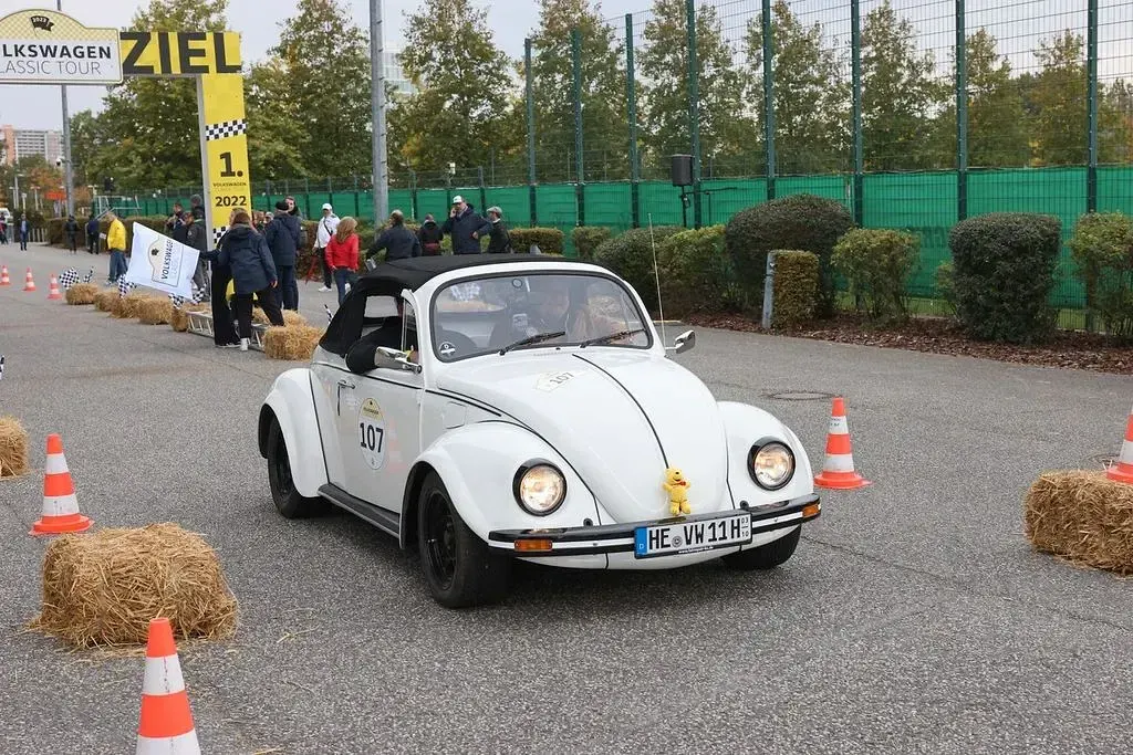 Używany VW Käfer 34 KM (25 kW) 1984 Biały Kabriolet