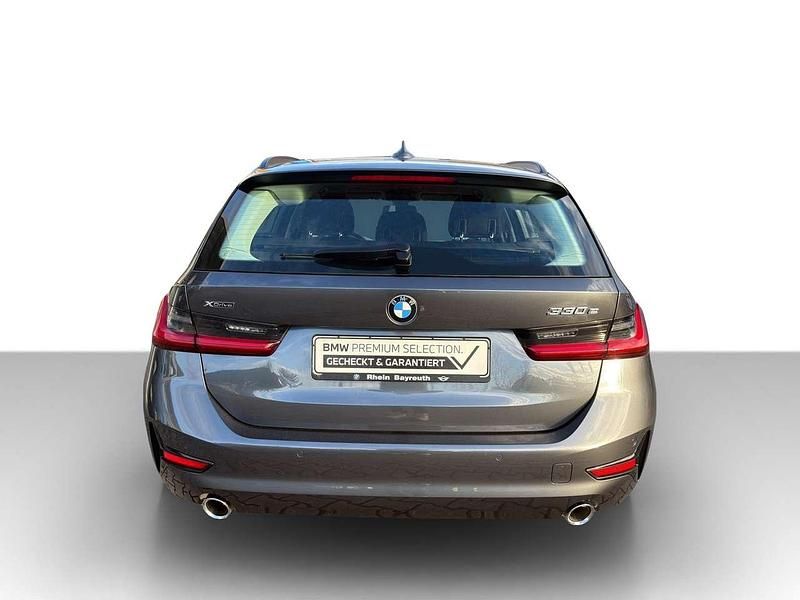 Gebraucht BMW 330e Advantage 296 PS (217 kW) 2020 Mineralgrau metallic Kombi
