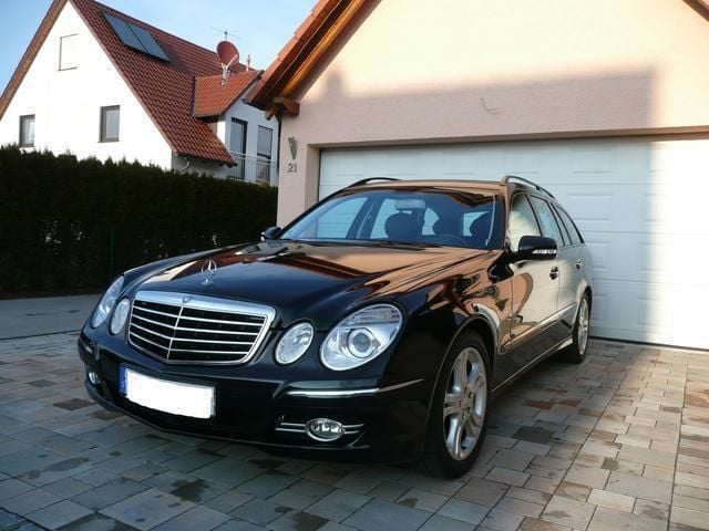 Second-hand Mercedes E200 Avantgarde 250 CP (183 kW) 2007 Negru Break