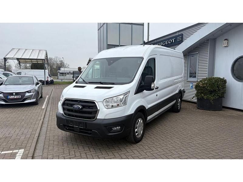 Gebraucht Ford Transit Trend 131 PS (96 kW) 2022 Frostweiß Limousine