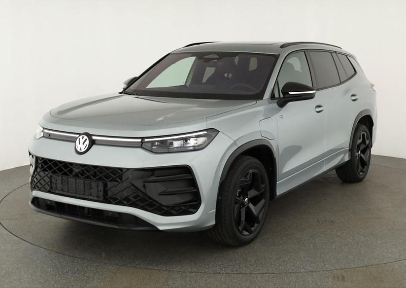 Neu VW Tayron R-line 204 PS (150 kW) 2026 Oyster silver metallic SUV