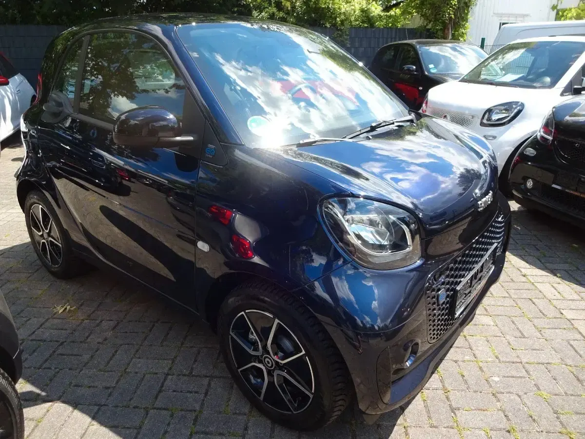 Gebraucht Smart ForTwo Coupé 60 kW (82 PS) 2021 Schwarz Coupé