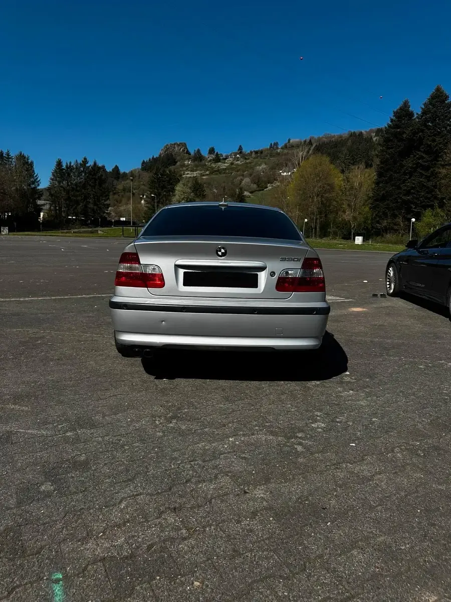 Gebraucht BMW 330 231 PS (169 kW) 2002 Silber Limousine