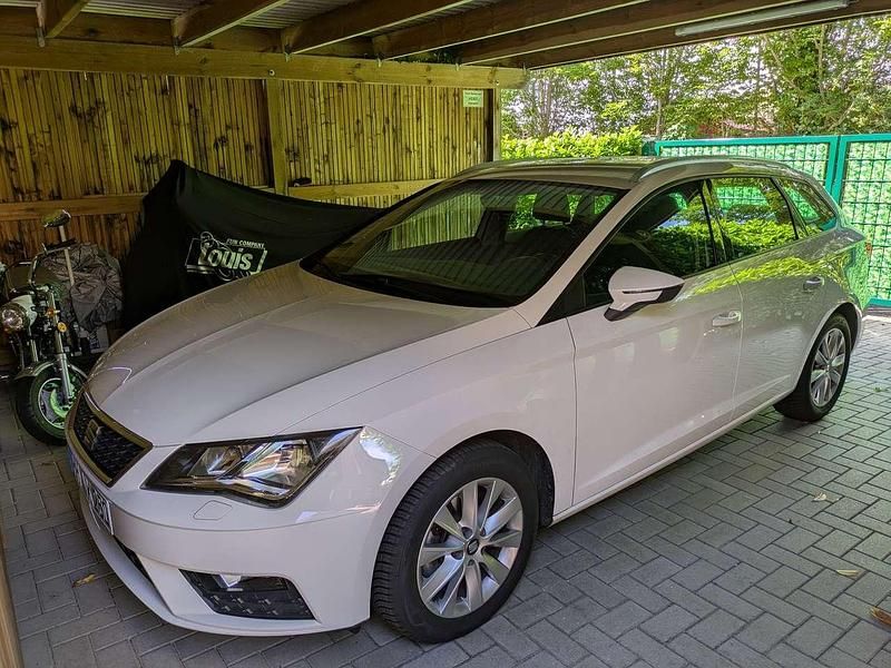 Weiß Gebraucht 2018 Seat Leon ST Style Kombi | 17.500 € (Fairer Preis) - Bild 1/4