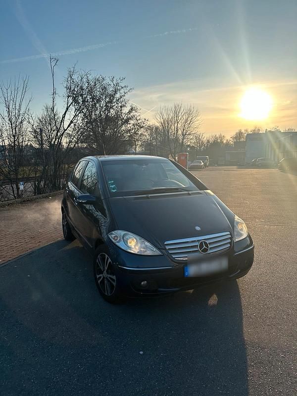 Blau Gebraucht 2006 Mercedes A200 Kleinwagen | 2.949 € (Fairer Preis) - Bild 1/4