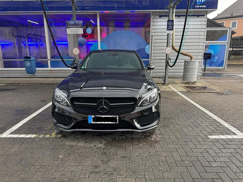 Schwarz Gebraucht 2015 Mercedes C400 AMG Limousine | 26.500 € (Fairer Preis) - Bild 1/4