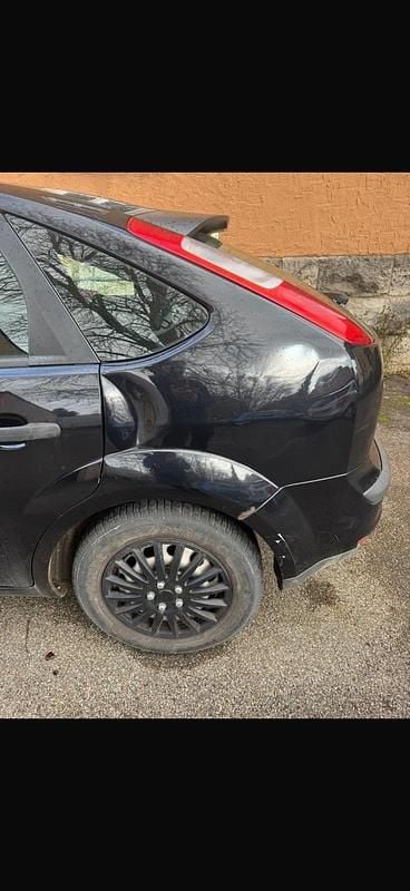 Gebraucht Ford Focus 101 PS (74 kW) 2005 Schwarz Kleinwagen