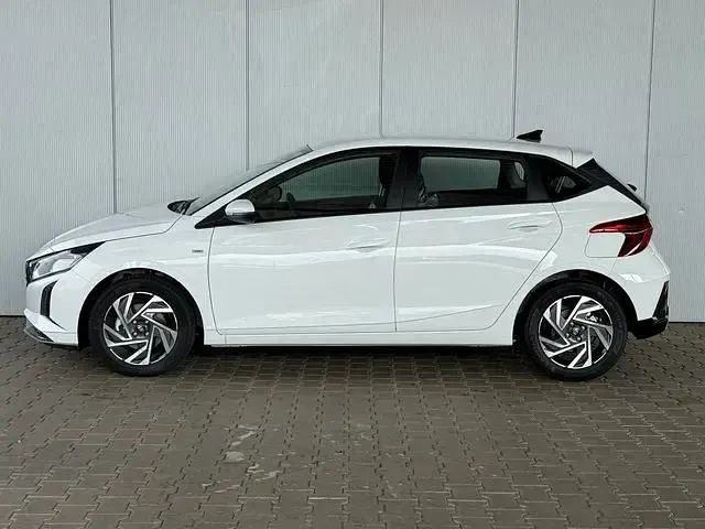 Gebraucht Hyundai i20 Comfort 101 PS (74 kW) 2024 Weiß (atlas white ) Limousine