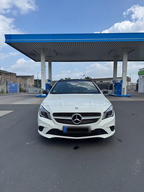 Gebraucht Mercedes CLA200 156 PS (114 kW) 2015 Weiß Coupé