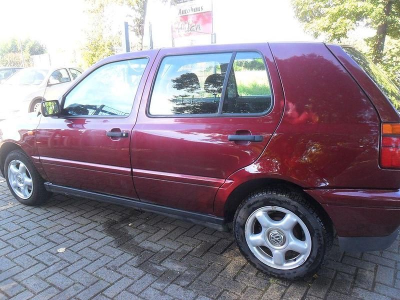 Gebraucht VW Golf III 75 PS (55 kW) 1996 Rot Limousine