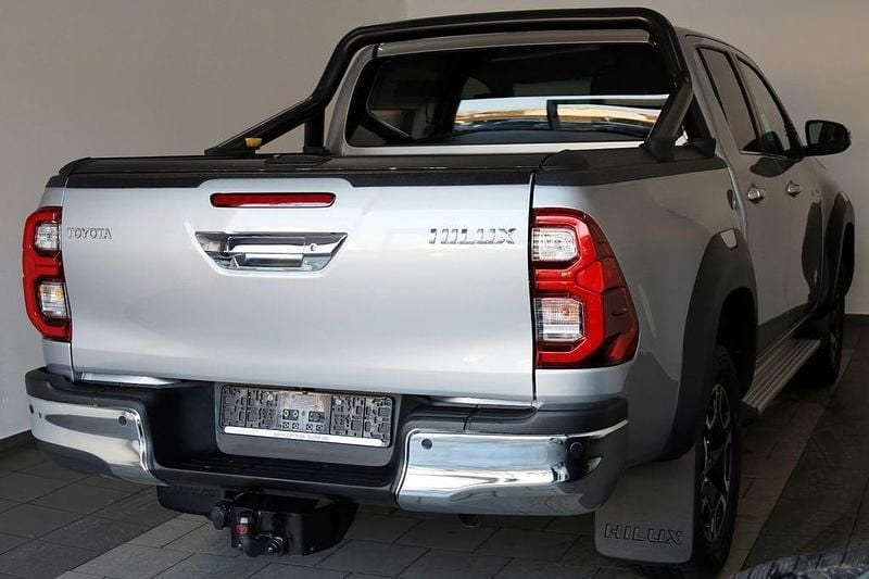 Gebraucht Toyota HiLux Executive 204 PS (150 kW) 2024 Silber (metallic) Abholung