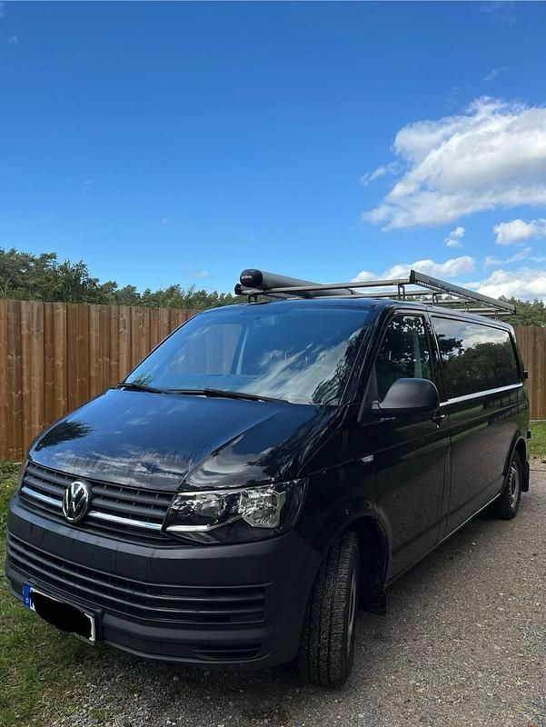 Schwarz Gebraucht 2019 VW T6.1 Van | 15.900 € - Bild 1/4