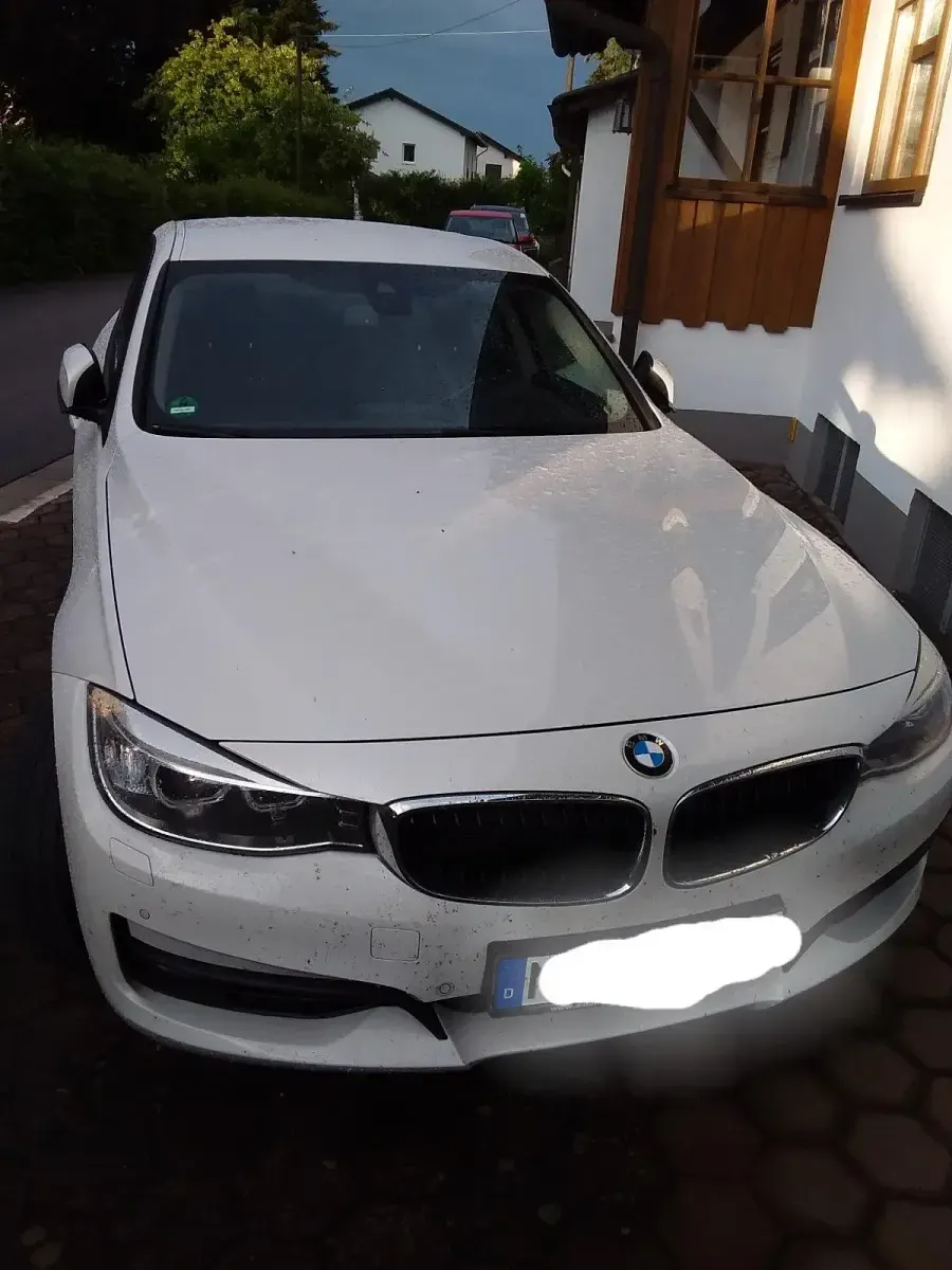 Gebraucht BMW 320 Gran Turismo 190 PS (139 kW) 2014 Weiß Coupé