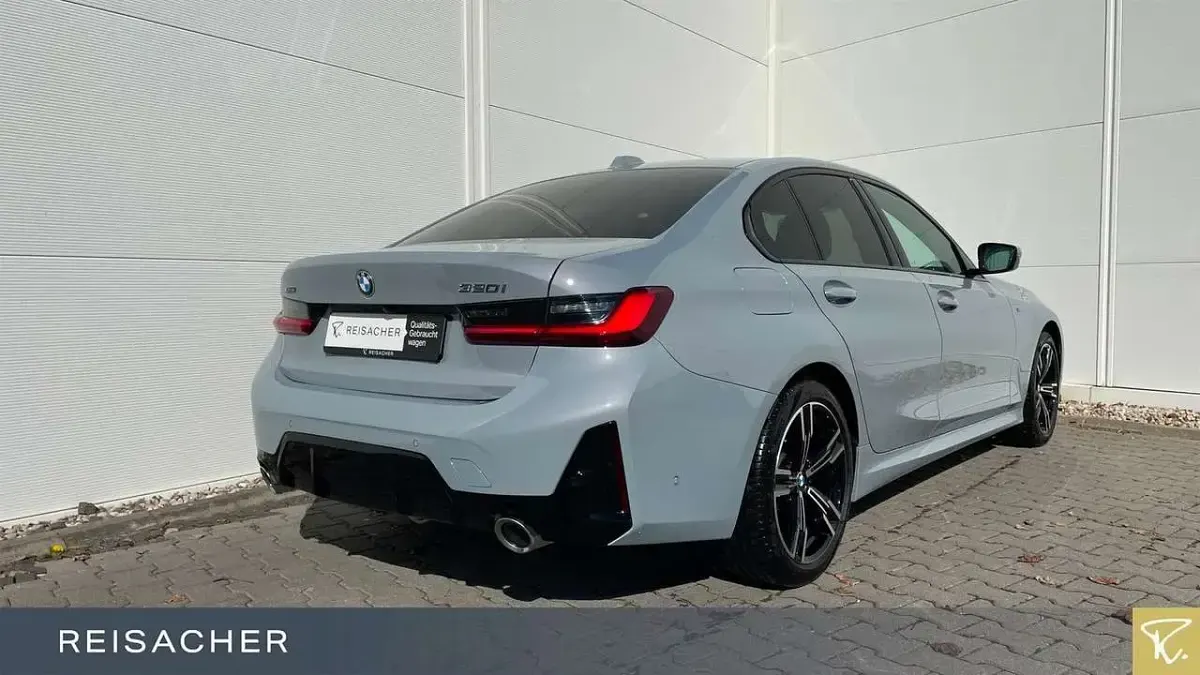 Gebraucht BMW 320 M Sport 184 PS (135 kW) 2025 Grau Limousine