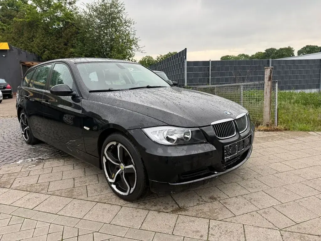 Gebraucht BMW 320 Sport Line 177 PS (130 kW) 2008 Schwarz Kombi