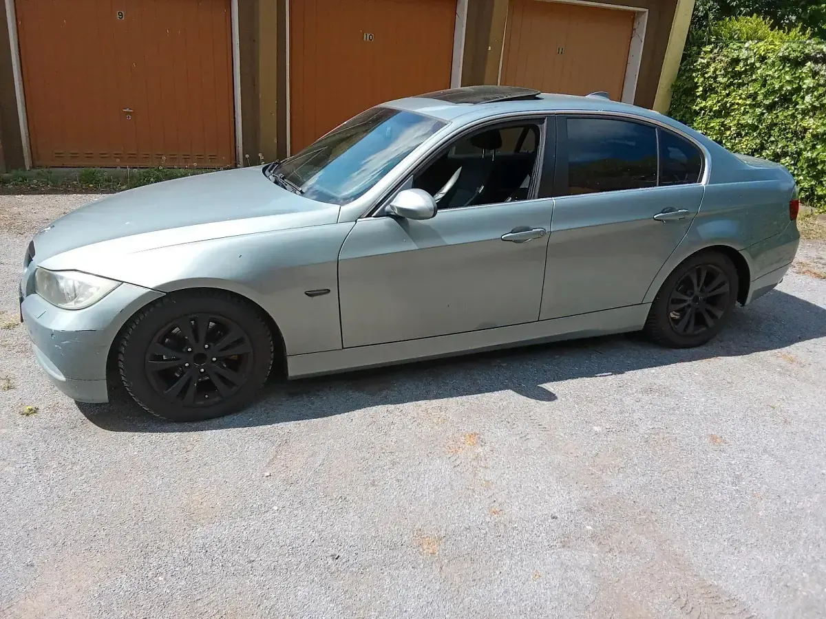Gebraucht BMW 325 219 PS (161 kW) 2005 Silber Limousine