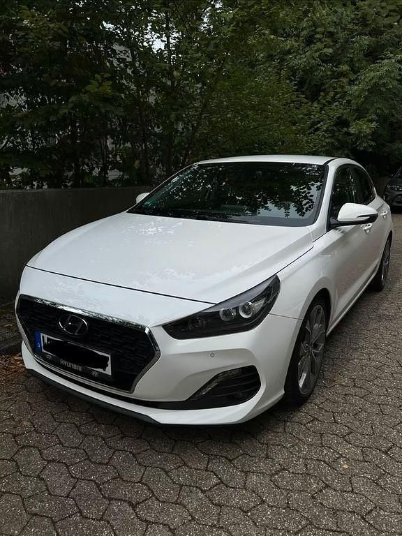 Gebraucht 2019 Hyundai i30 Premium Limousine | 15.800 € (Guter Preis) - Bild 1/4