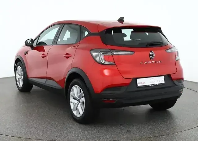 Używany Renault Captur Evolution 158 KM (116 kW) 2024 Czerwony SUV