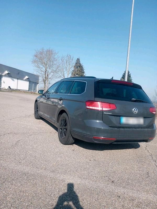 Gebraucht VW Passat 150 PS (110 kW) 2018 Grau Kombi