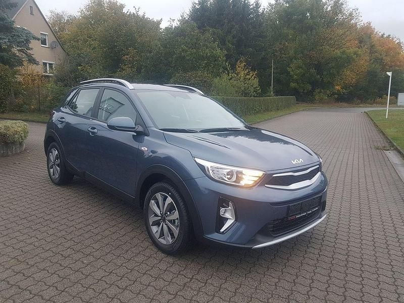 Neu Kia Stonic 79 PS (58 kW) 2025 Blau SUV