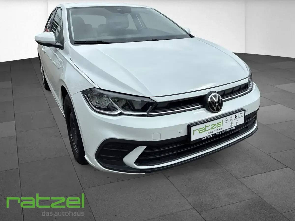 Gebraucht VW Polo Life 80 PS (58 kW) 2023 Weiß Kleinwagen
