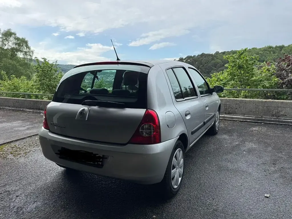 Occasion Renault Clio II Campus 75 ch (55 kW) 2005 Argent Berline