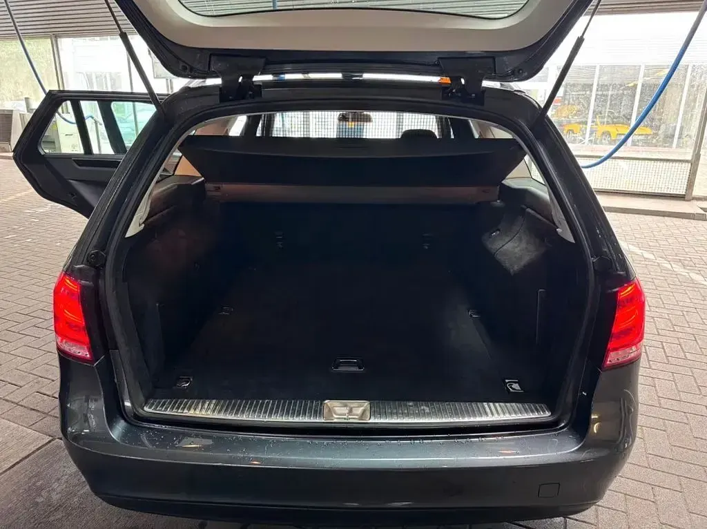 Gebraucht Mercedes E300 231 PS (169 kW) 2015 Grau Limousine