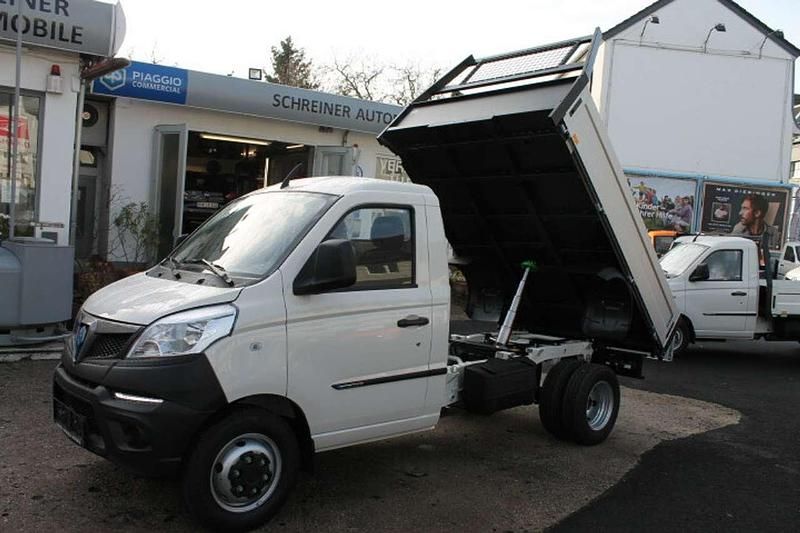 Neu Piaggio Porter 106 PS (77 kW) 2025 Plaster weiss SUV