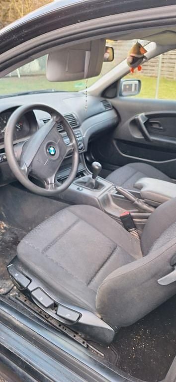 Gebraucht BMW 316 116 PS (85 kW) 2003 Schwarz Limousine