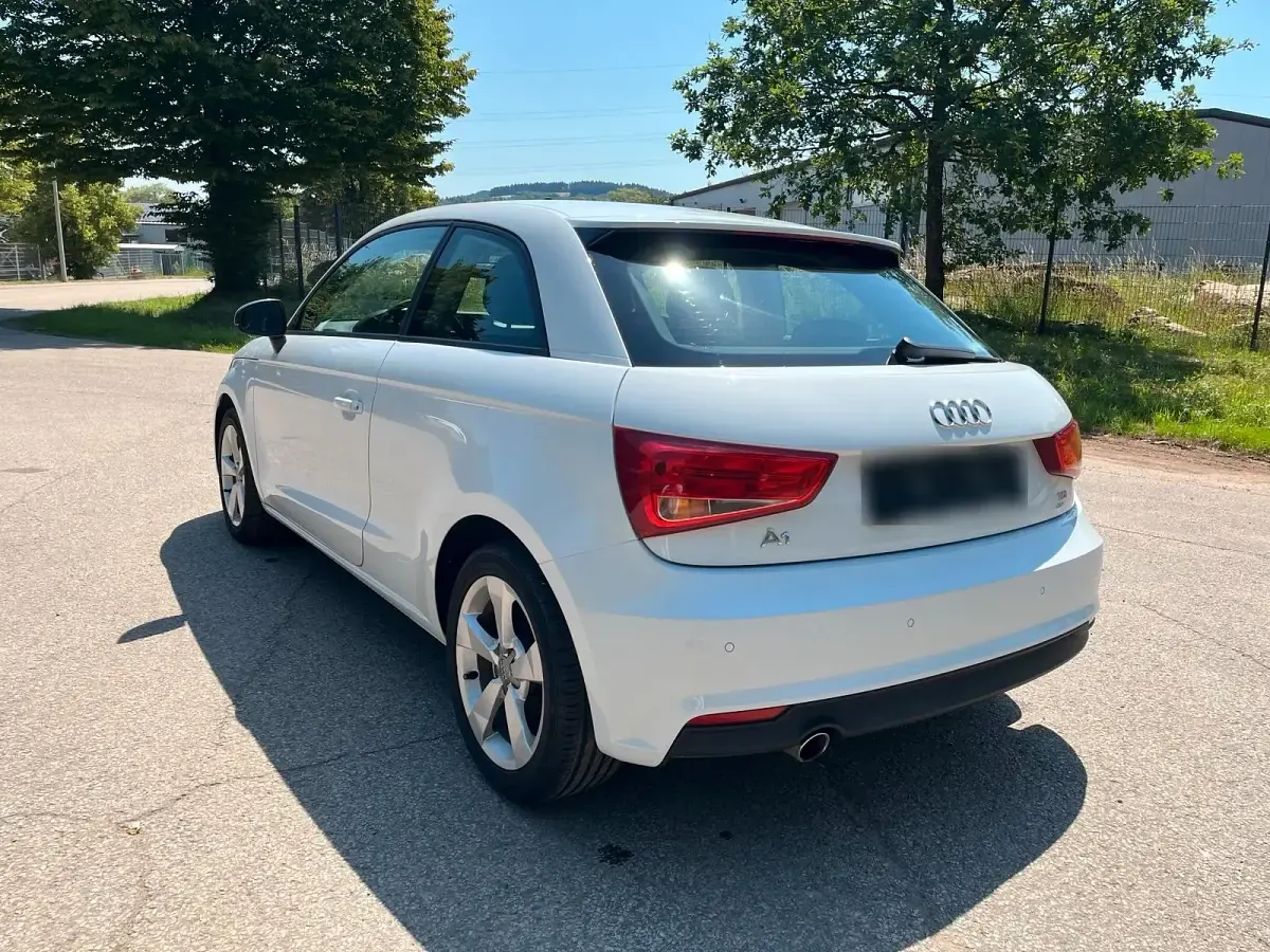 Gebraucht Audi A1 116 PS (85 kW) 2015 Weiß Kleinwagen