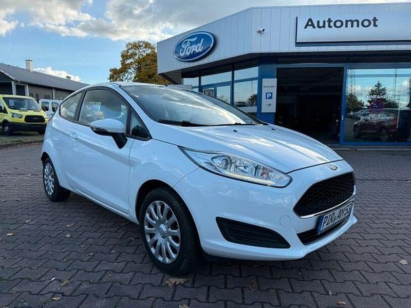 Weiß Gebraucht 2017 Ford Fiesta Trend Kleinwagen | 6.750 € (Fairer Preis) - Bild 1/4