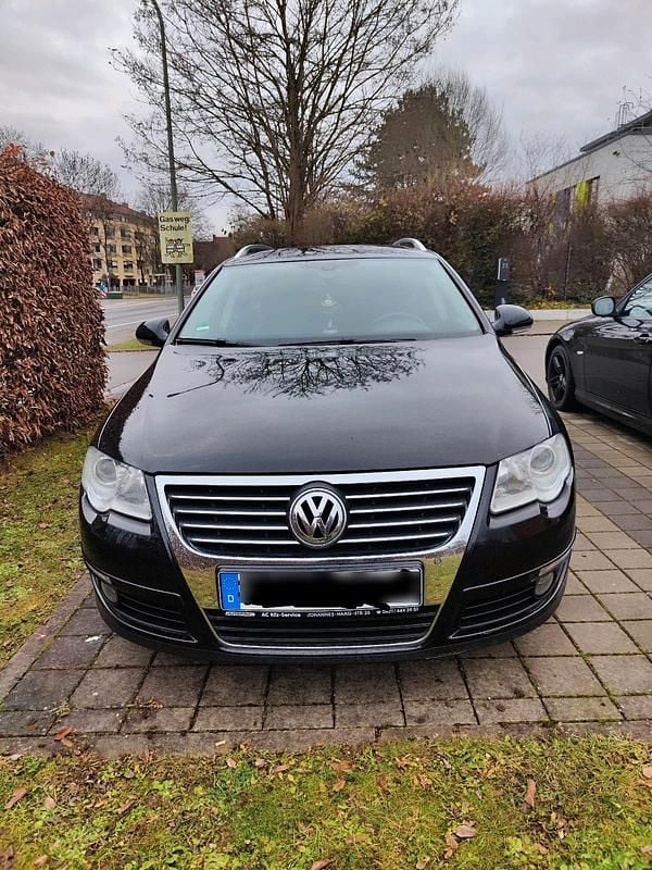 Schwarz Gebraucht 2009 VW Passat Highline Kombi | 4.000 € (Fairer Preis) - Bild 1/4