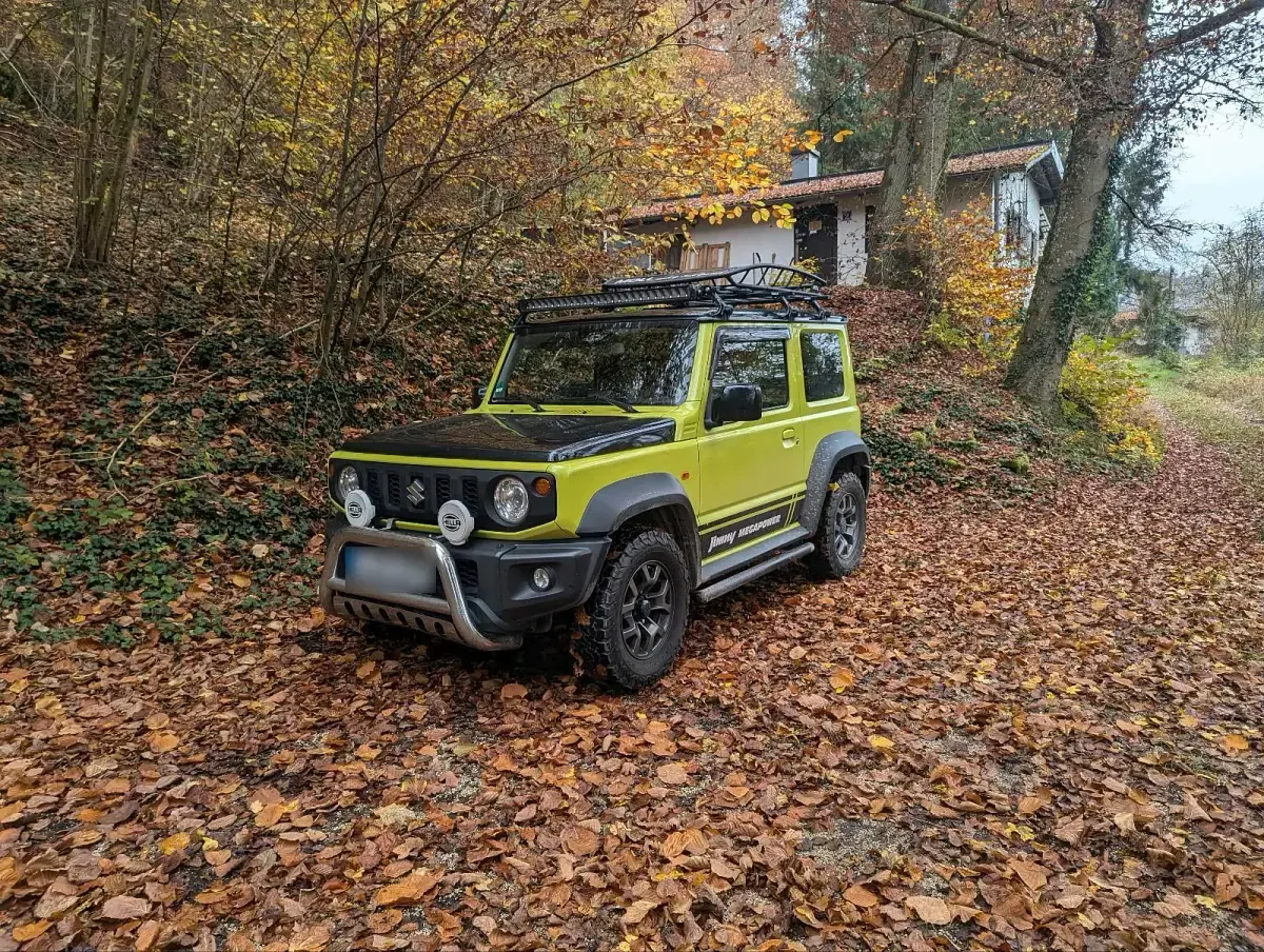 Gebraucht Suzuki Jimny Comfort+ 102 PS (75 kW) 2019 Gelb SUV