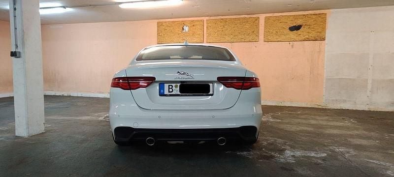 Gebraucht Jaguar XE 250 PS (183 kW) 2020 Weiß Limousine