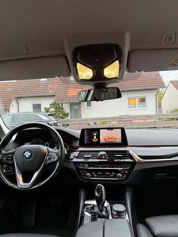 Gebraucht BMW 520 Sport Line 190 PS (139 kW) 2018 Grau Kombi