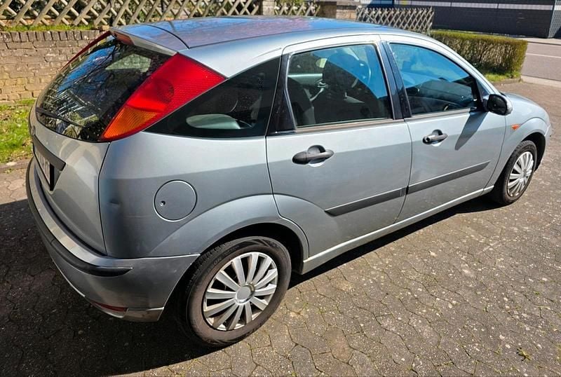 Gebraucht Ford Focus 101 PS (74 kW) 2004 Silber Kleinwagen