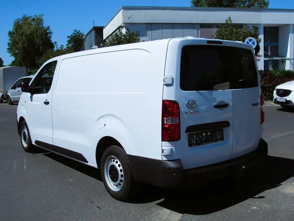 Gebraucht Toyota Proace 144 PS (105 kW) 2024 Weiß Van / Kleinbus